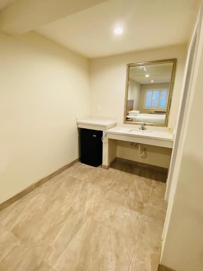 Lodge Super 8 By Wyndham Ca Bakersfield