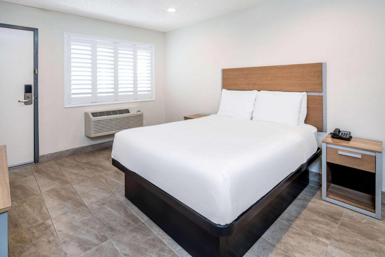 Lodge Super 8 By Wyndham Ca