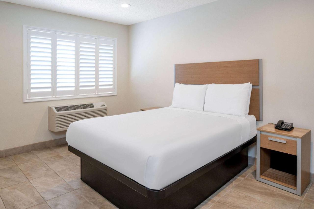 Lodge Super 8 By Wyndham Ca