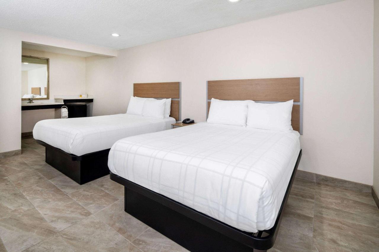 Lodge Super 8 By Wyndham Ca